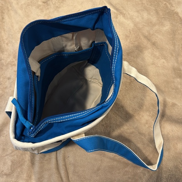 Lands' End Blue and Cream Tote Bag - Picture 2 of 2